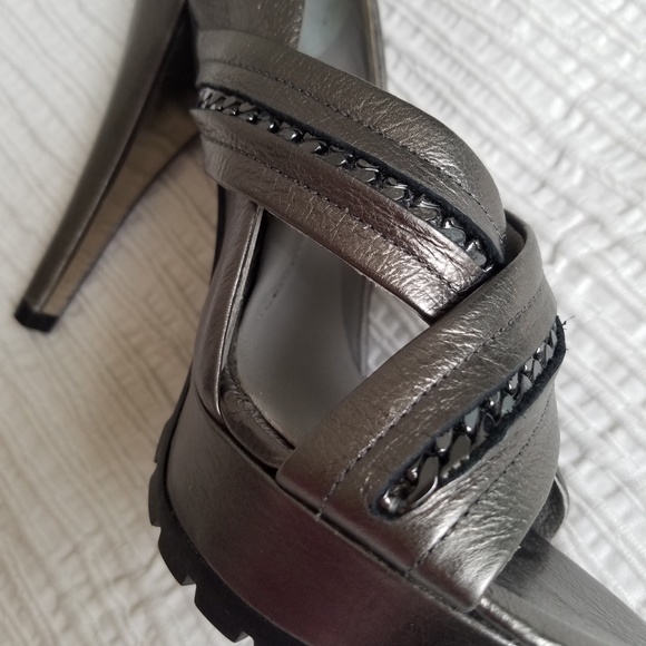 NWOT Kenneth Cole NY Dark Silver Leather Platform Heels - Picture 5 of 8